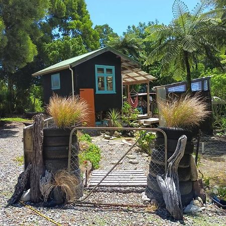 Barrytown Gumboot Paradise Eco Stay מראה חיצוני תמונה