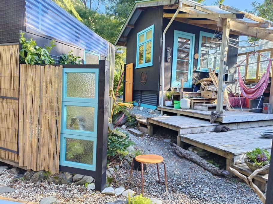 Barrytown Gumboot Paradise Eco Stay מראה חיצוני תמונה